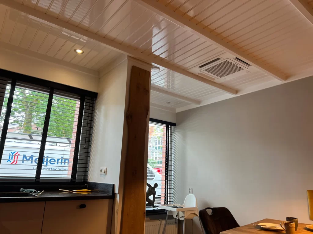 Cassettemodel Airco in Plafond - Meijerink Klimaattechniek